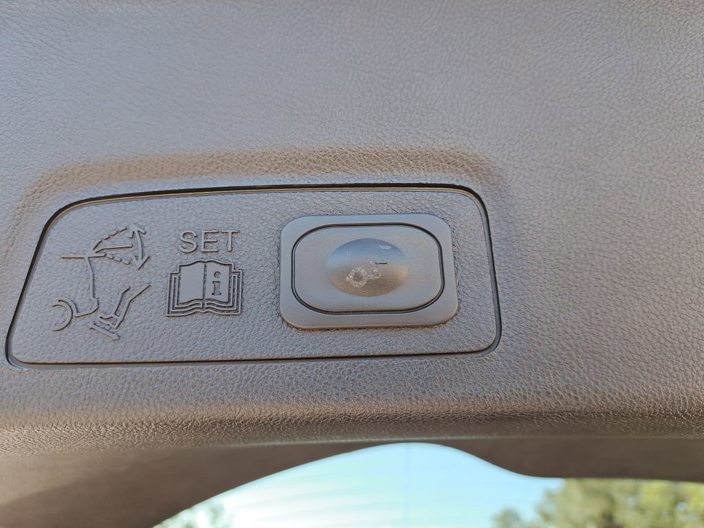 Used 2017 Lincoln MKC Reserve image 7