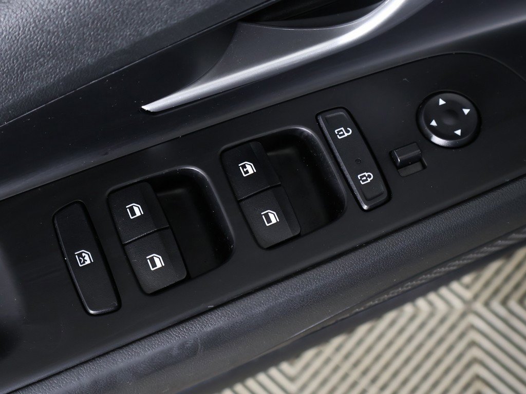 Used 2021 Hyundai Elantra SE image 35