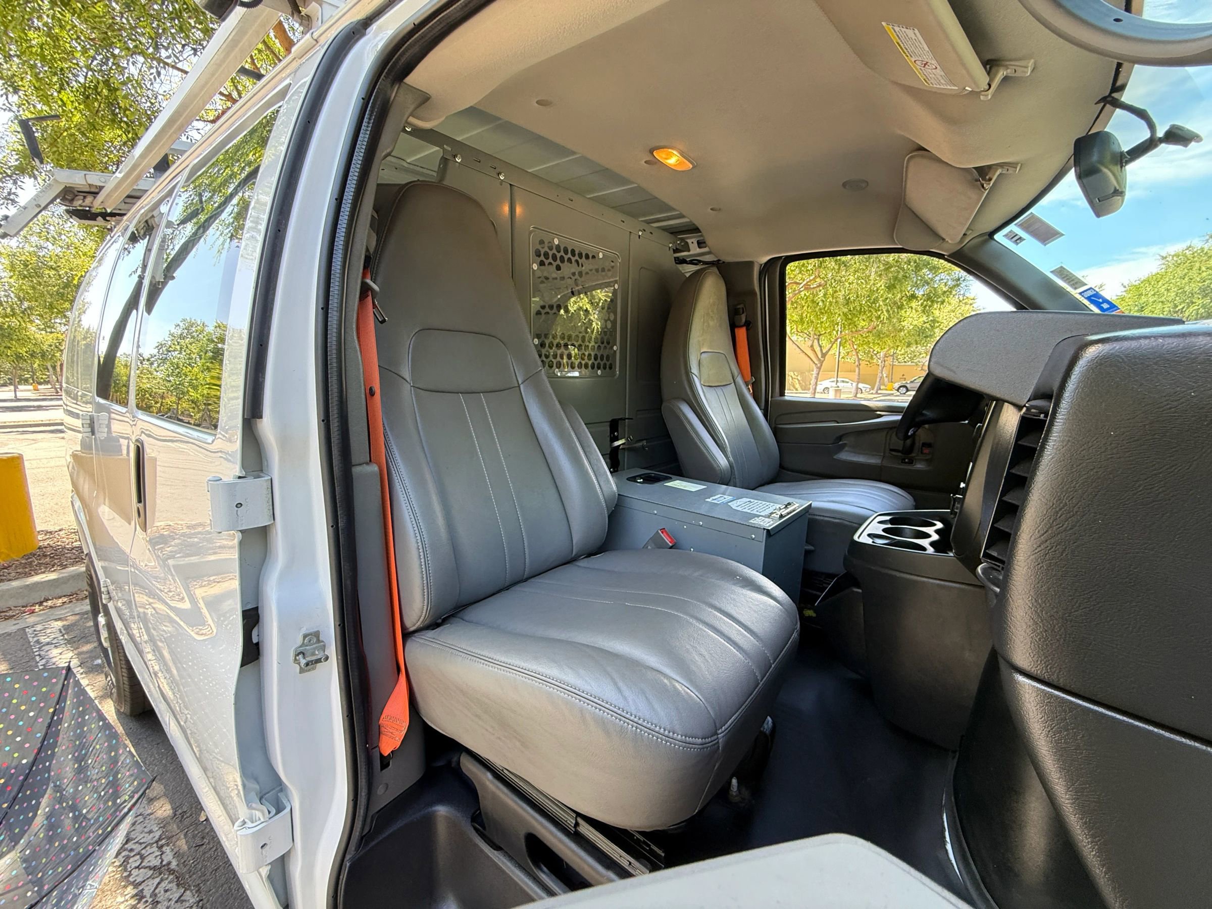 Used 2015 Chevrolet Express 2500 image 14