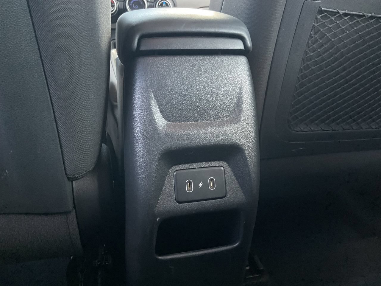 Used 2025 Hyundai Venue SEL FWD image 11