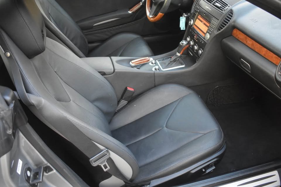 Used 2011 Mercedes-Benz SLK 350 image 10