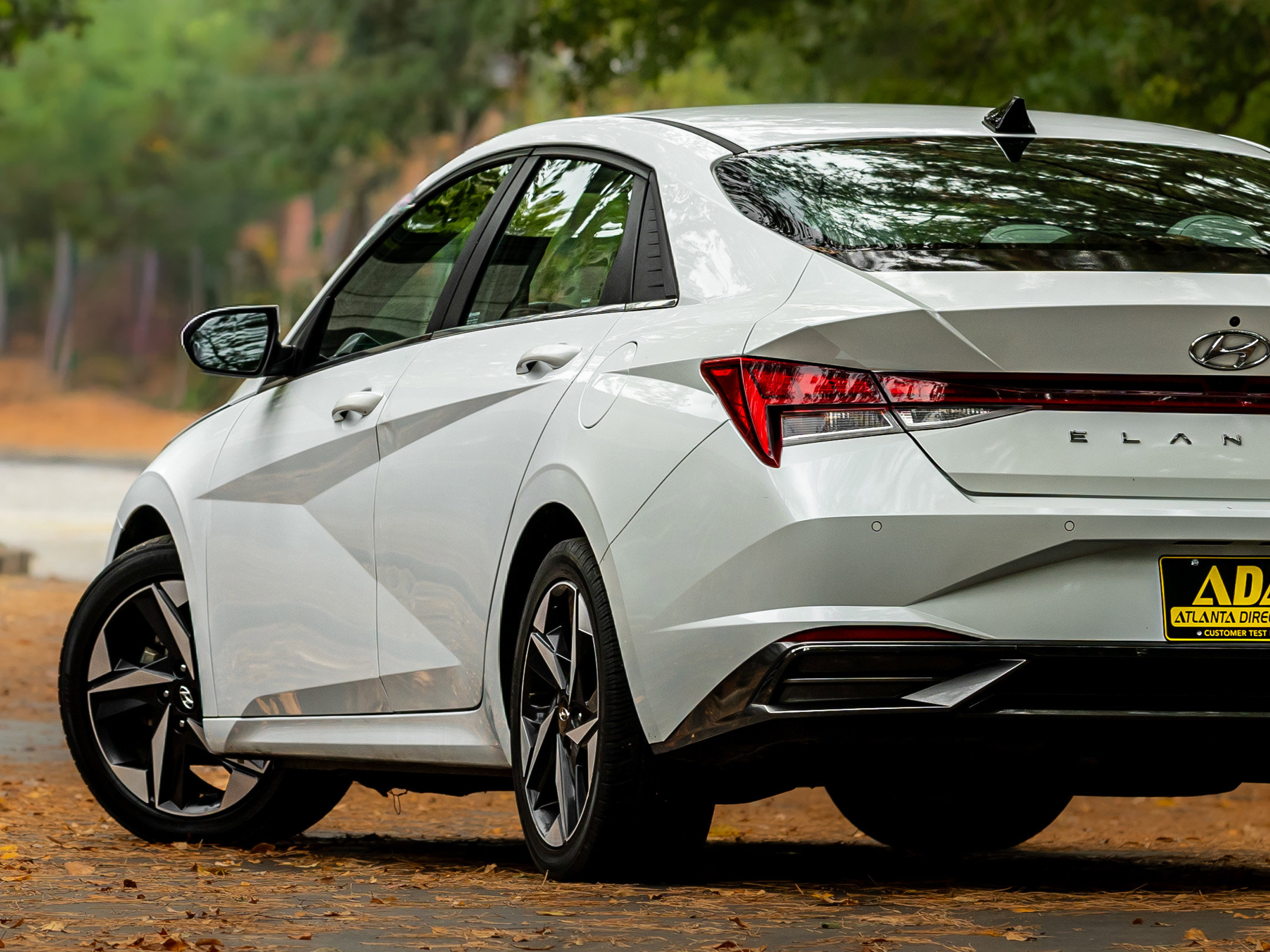 Used 2021 Hyundai Elantra Limited image 29