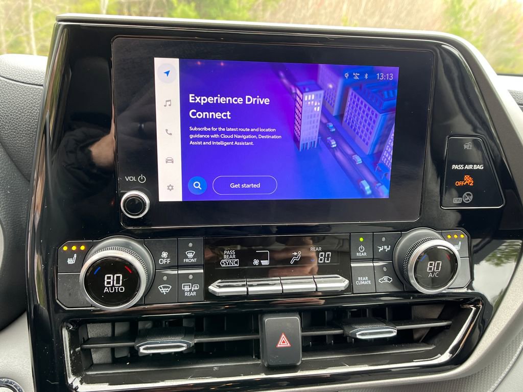 Used 2023 Toyota Highlander XLE image 18