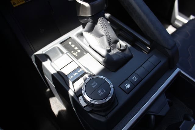Used 2026 Toyota 4Runner Platinum AWD/4WD image 35