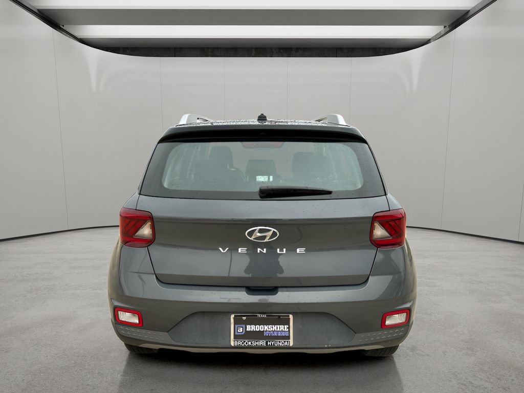 Used 2025 Hyundai Venue Limited image 4