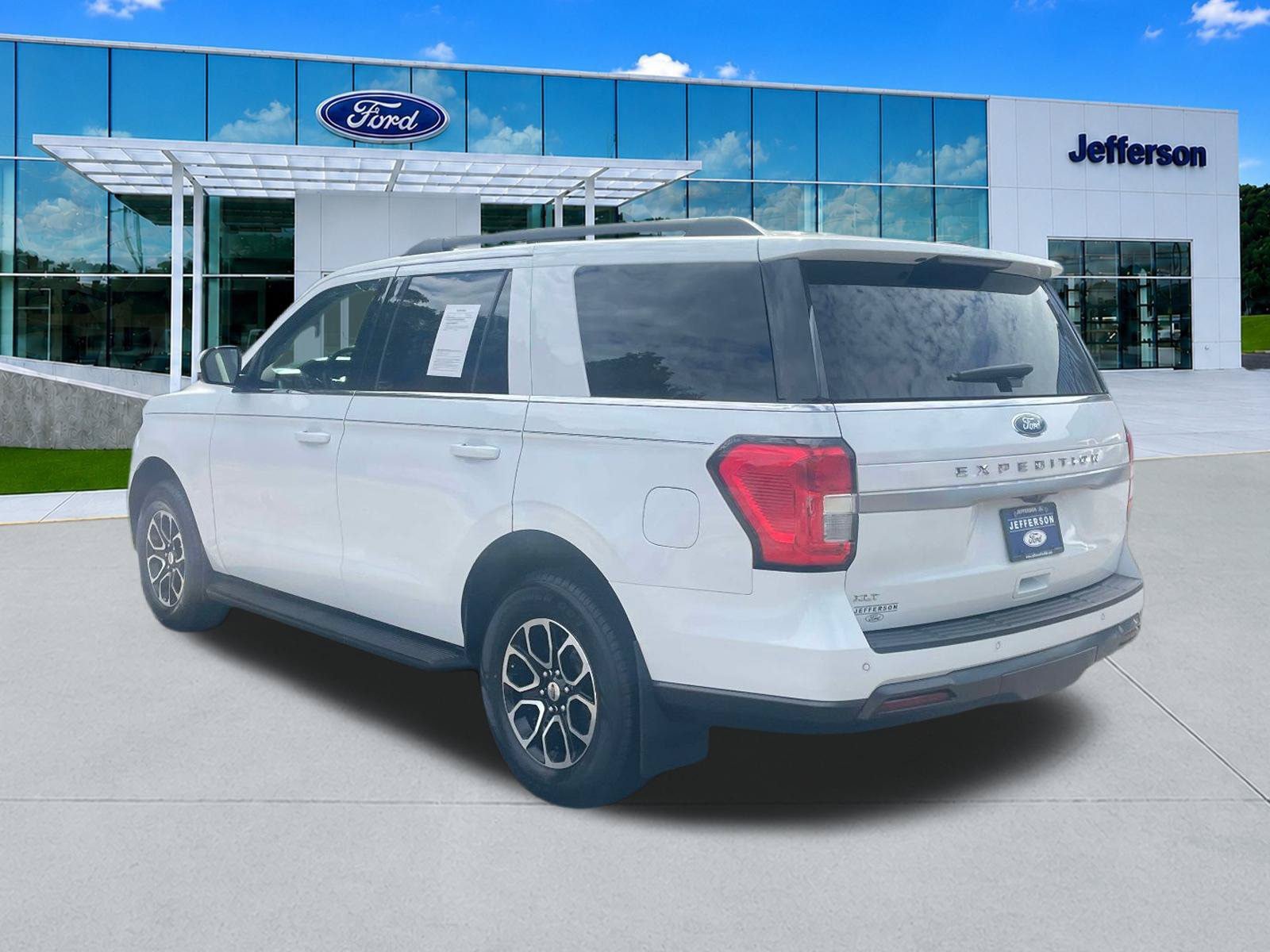 Used 2022 Ford Expedition XLT RWD image 5
