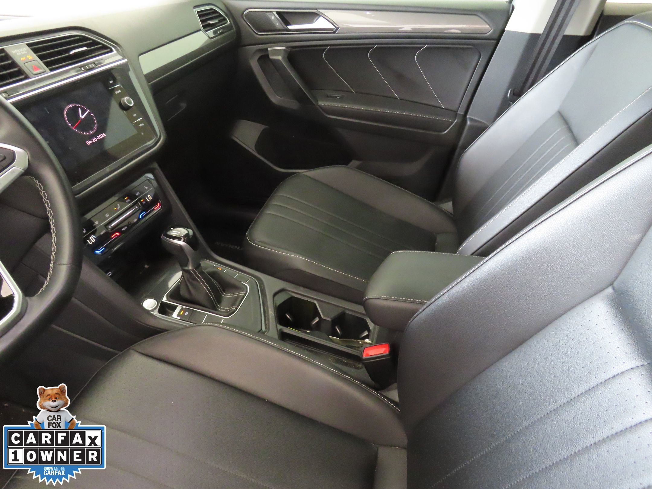 Used 2022 Volkswagen Tiguan SE w/ Panoramic Sunroof Package FWD image 21