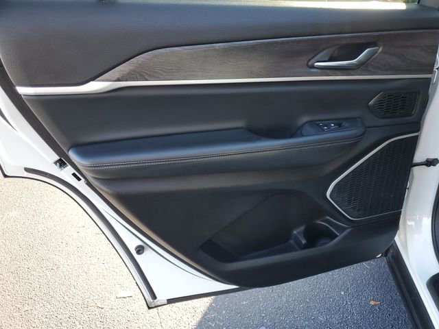 Used 2022 Jeep Grand Cherokee L Limited AWD/4WD image 13