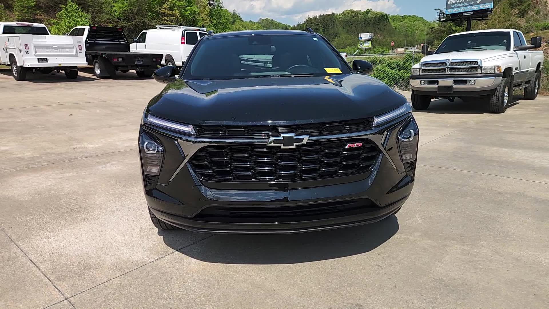 Used 2025 Chevrolet Trax RS w/ Sunroof Package FWD image 16