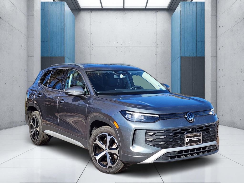 New 2025 Volkswagen Tiguan SE image 1