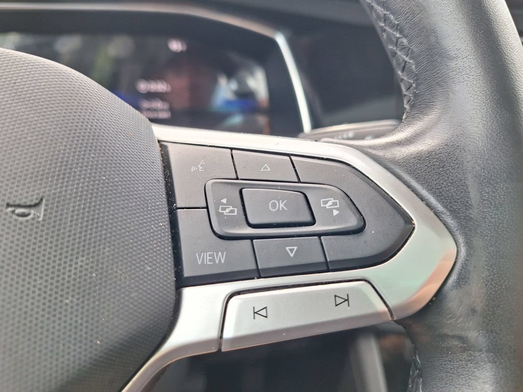 Used 2023 Volkswagen Jetta SE w/ Panoramic Sunroof Package FWD image 13