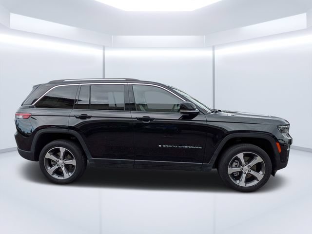Used 2022 Jeep Grand Cherokee Limited 4xe w/ Luxury Tech Group II AWD/4WD image 2