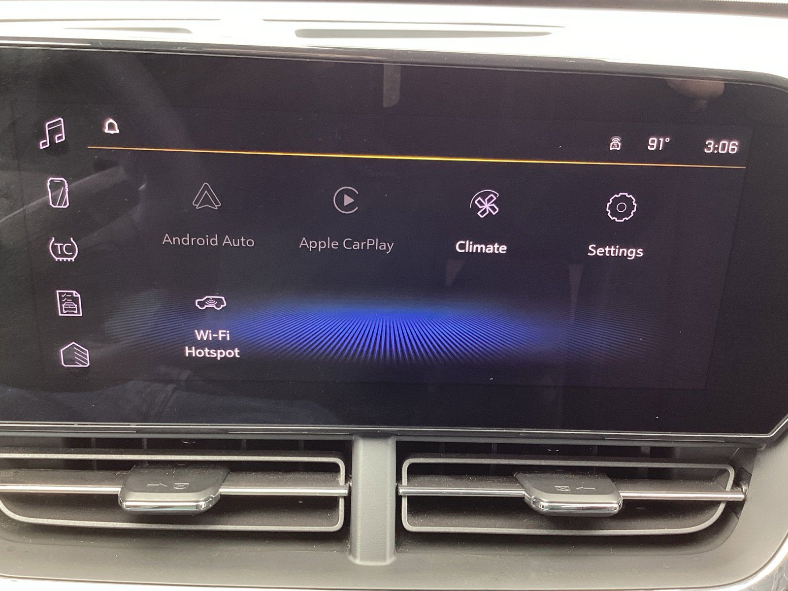 Used 2025 Chevrolet Trax LT FWD image 5