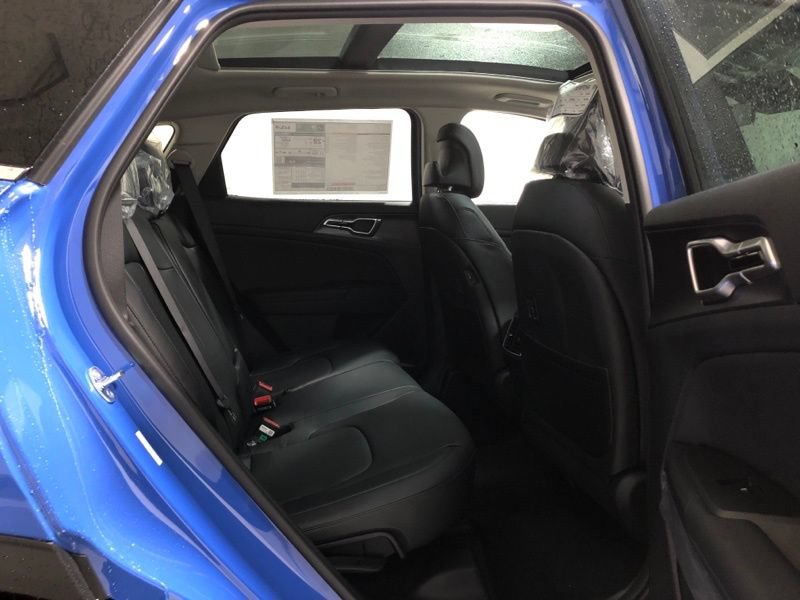 New 2026 Kia Sportage EX w/ EX Panorama Roof Package FWD image 10