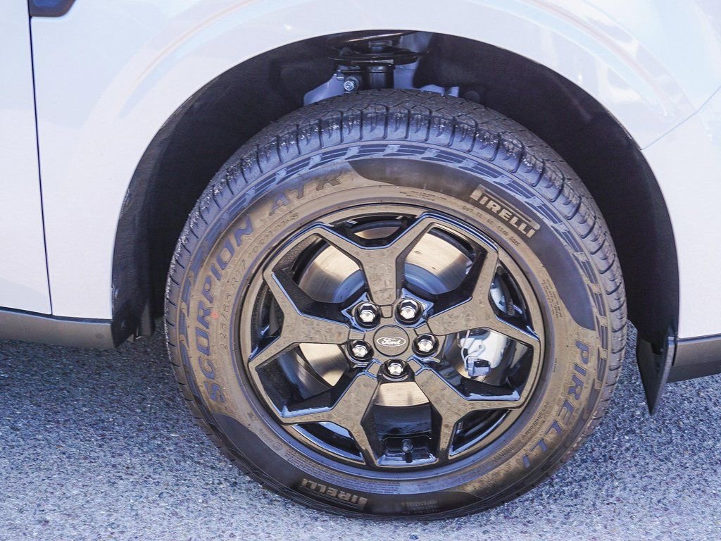 New 2025 Ford Maverick XLT w/ XLT Luxury Package image 11