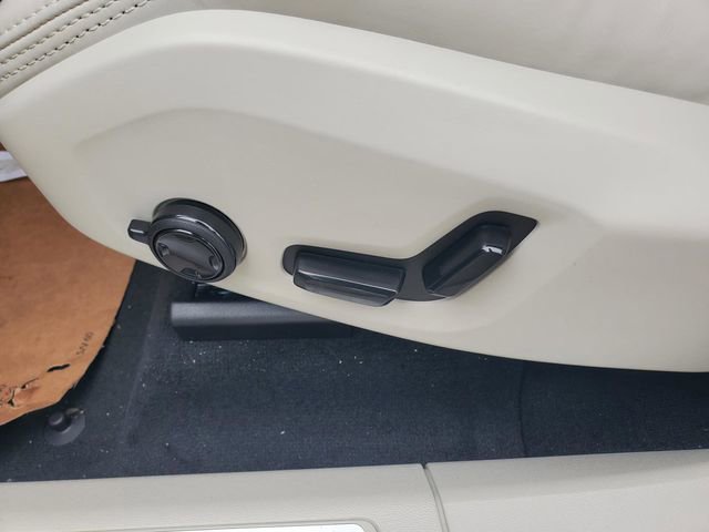 New 2026 Volvo XC60 B5 Ultra w/ Protection Package Premier image 14