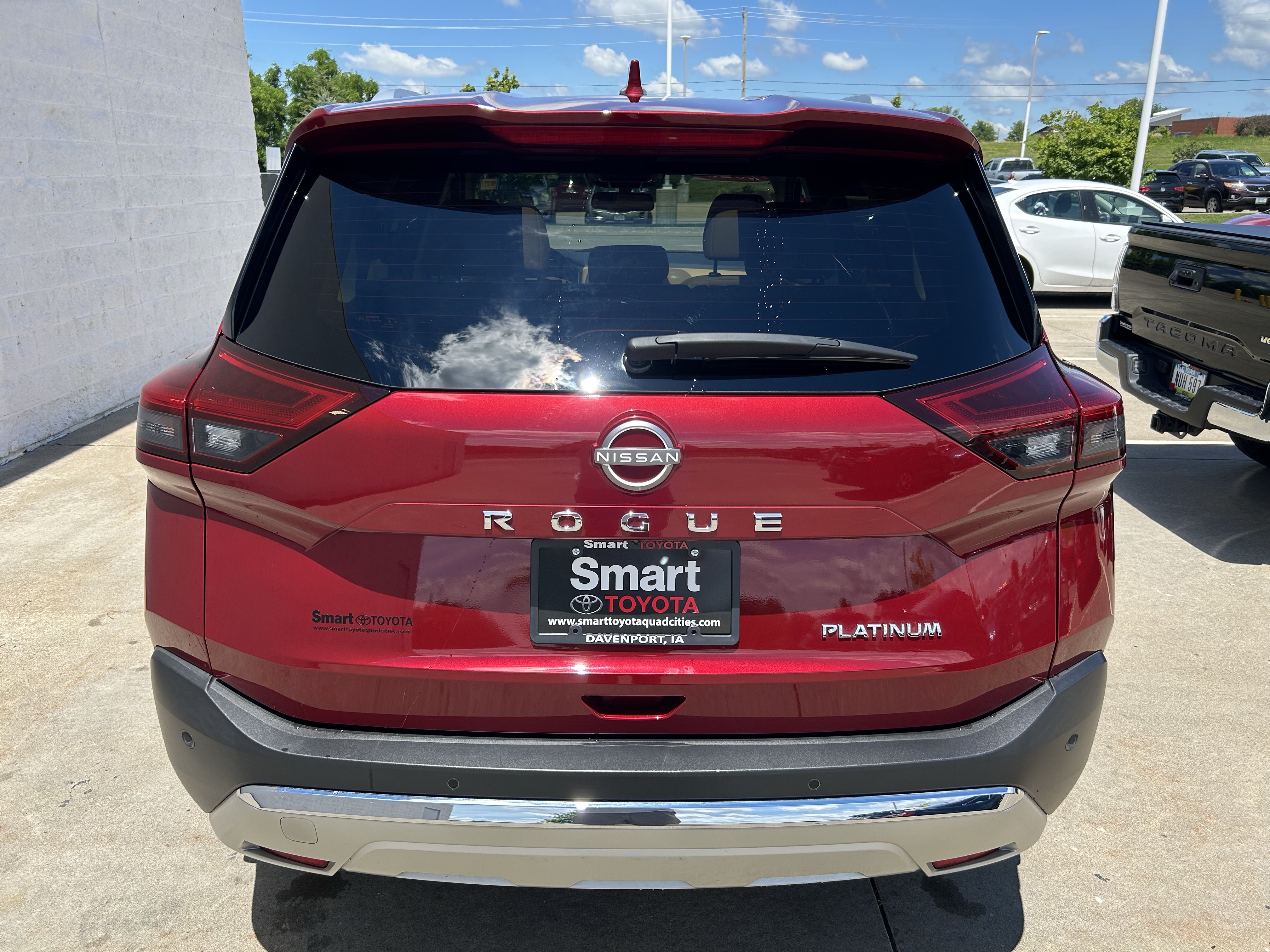 Used 2023 Nissan Rogue Platinum w/ Platinum Premium Package FWD image 5
