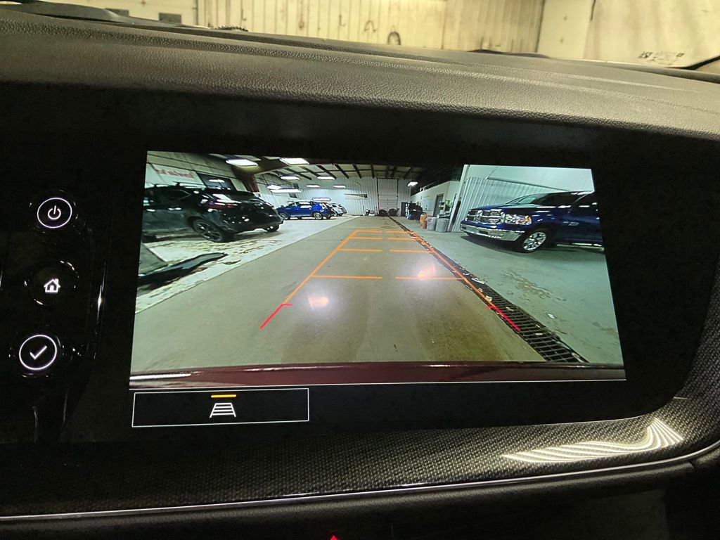 Certified 2023 Buick Envision Essence w/ Sport Touring Package image 21