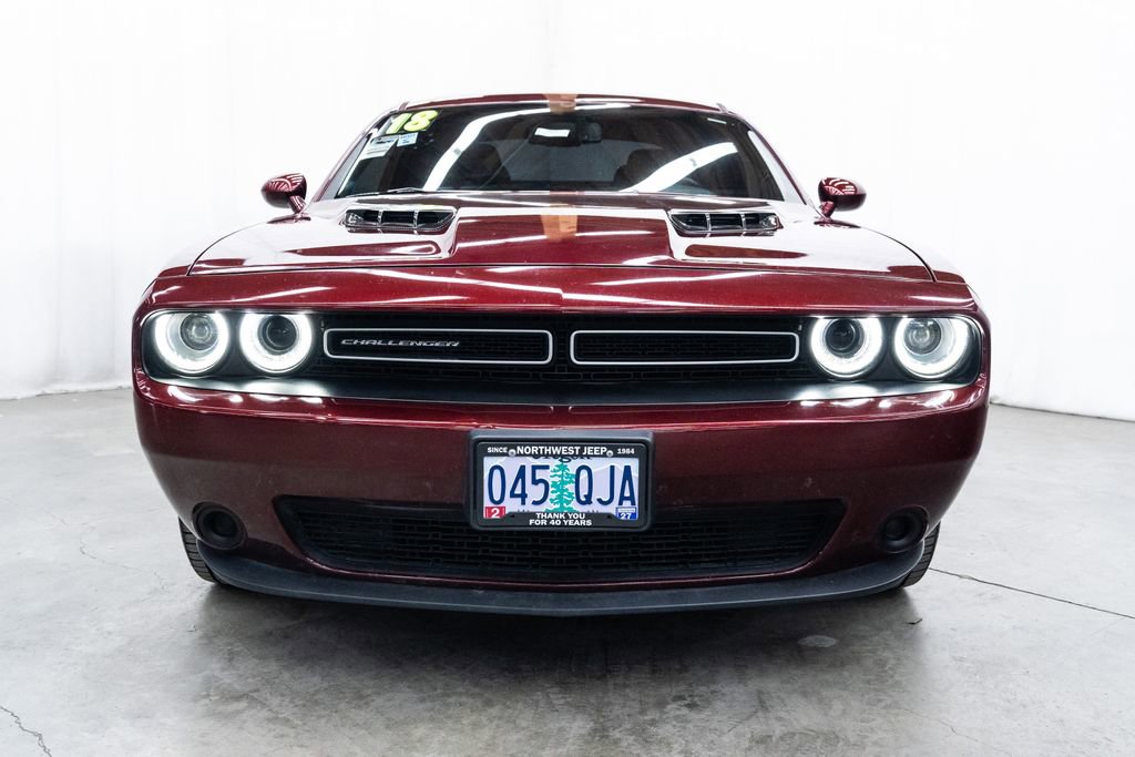 Used 2018 Dodge Challenger SXT RWD image 2