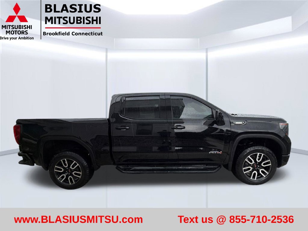 Used 2023 GMC Sierra 1500 AT4 w/ AT4 Premium Package AWD/4WD image 4