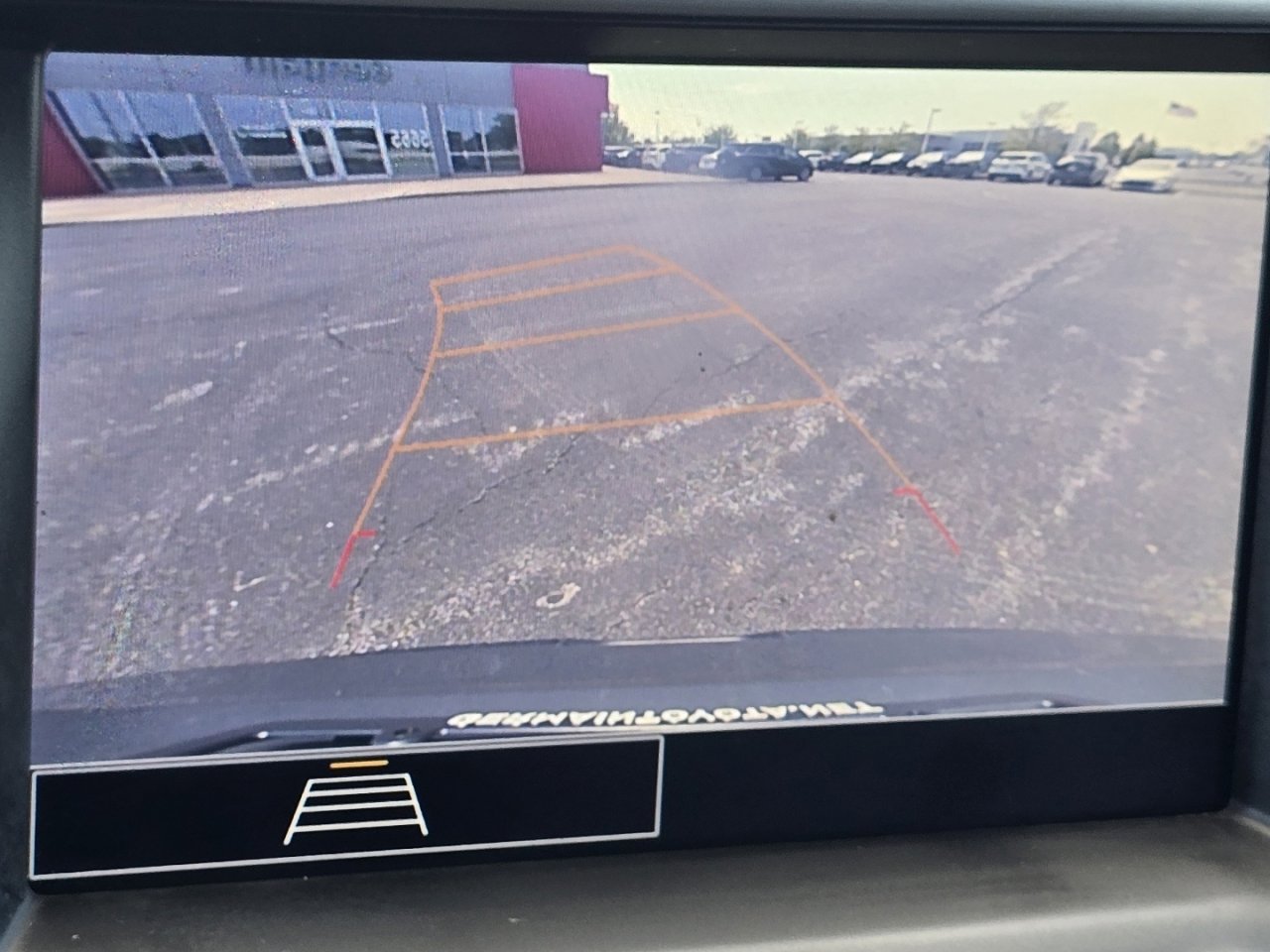 Used 2021 GMC Acadia SLE w/ Driver Convenience Package FWD image 5