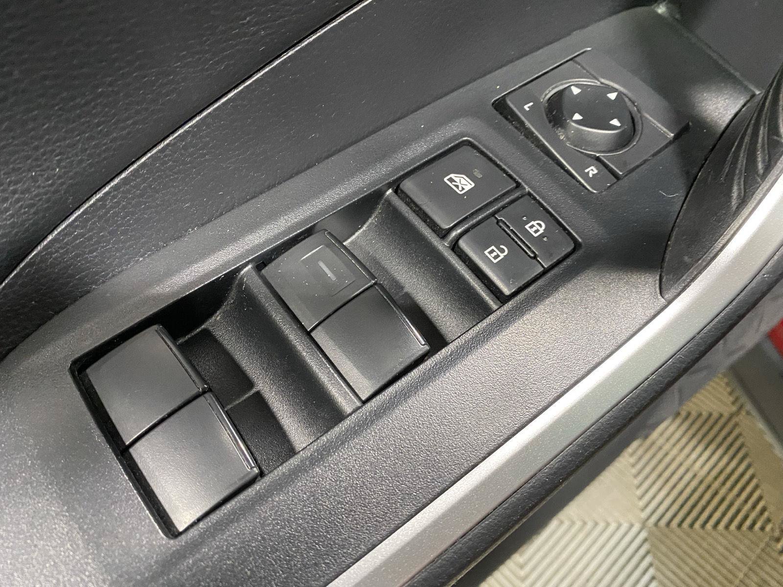 Used 2019 Toyota RAV4 Adventure AWD/4WD image 17