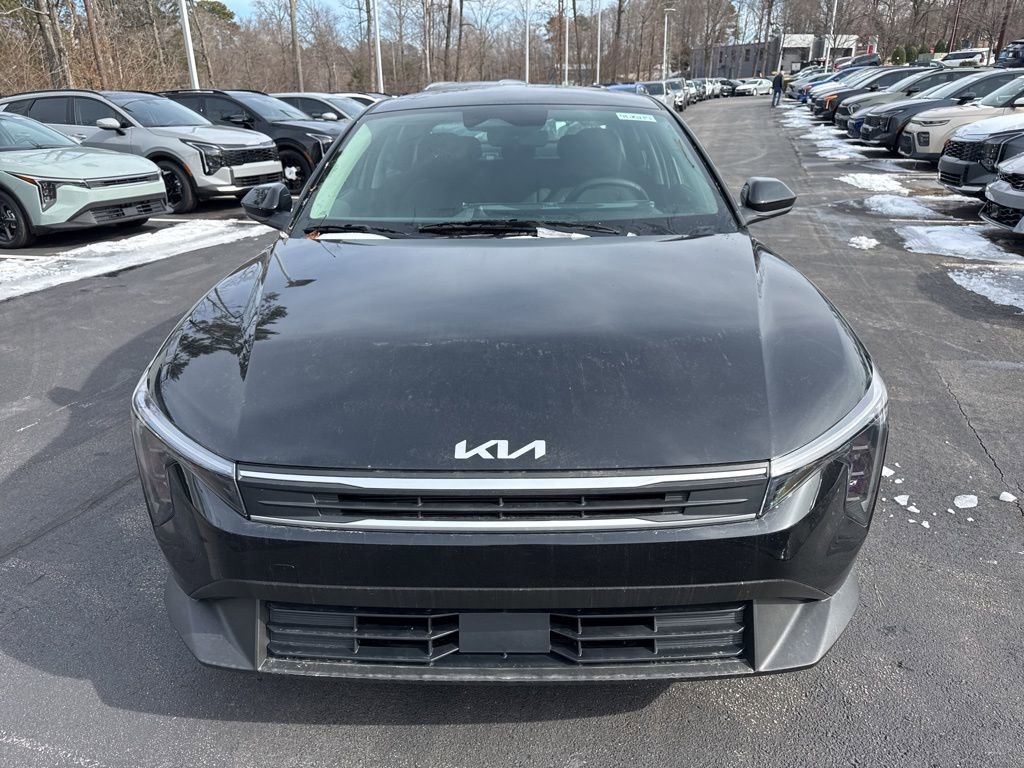 New 2025 Kia K4 LXS image 2