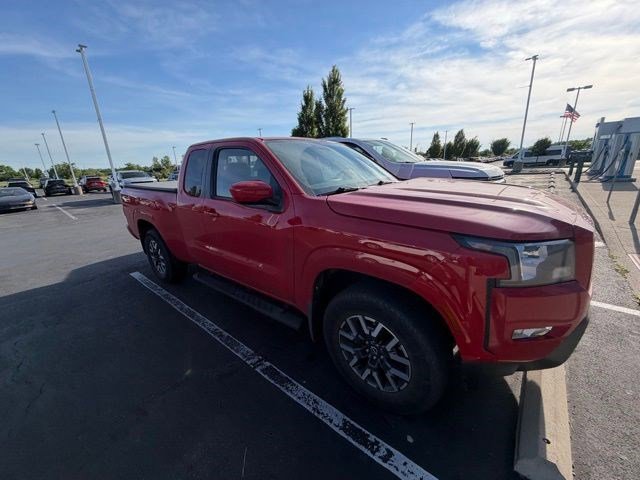 Used 2022 Nissan Frontier SV AWD/4WD image 3