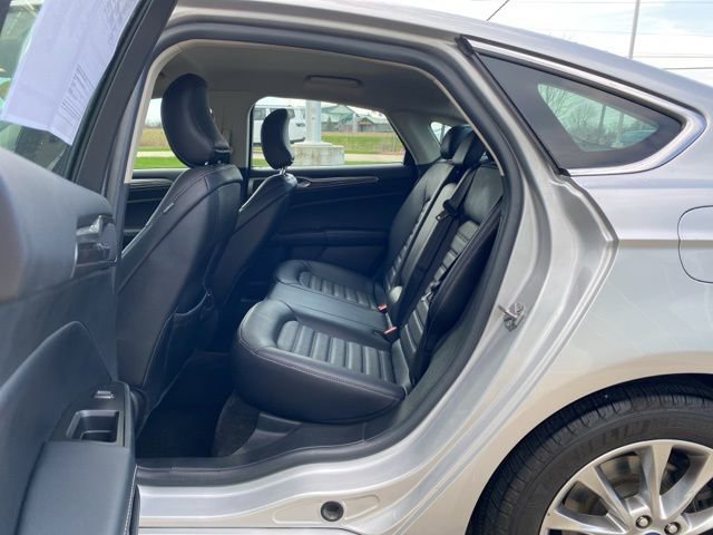 Used 2017 Ford Fusion SE w/ Fusion SE Technology Package image 22