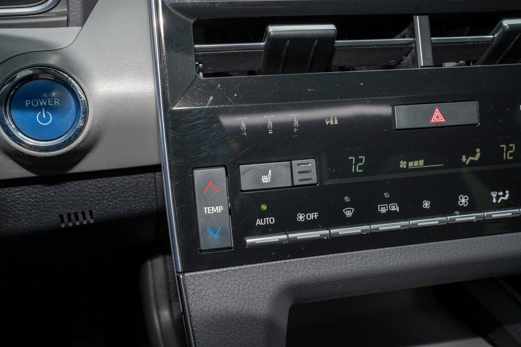 Certified 2021 Toyota Avalon XLE w/ Moonroof Package image 16