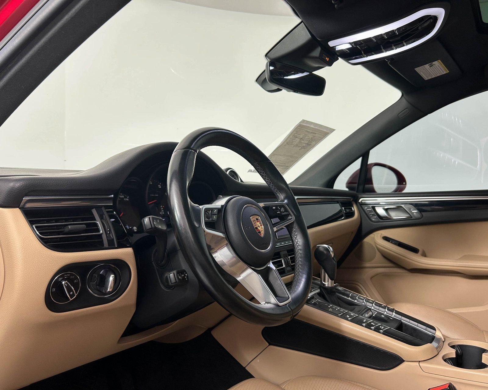 Used 2020 Porsche Macan image 4