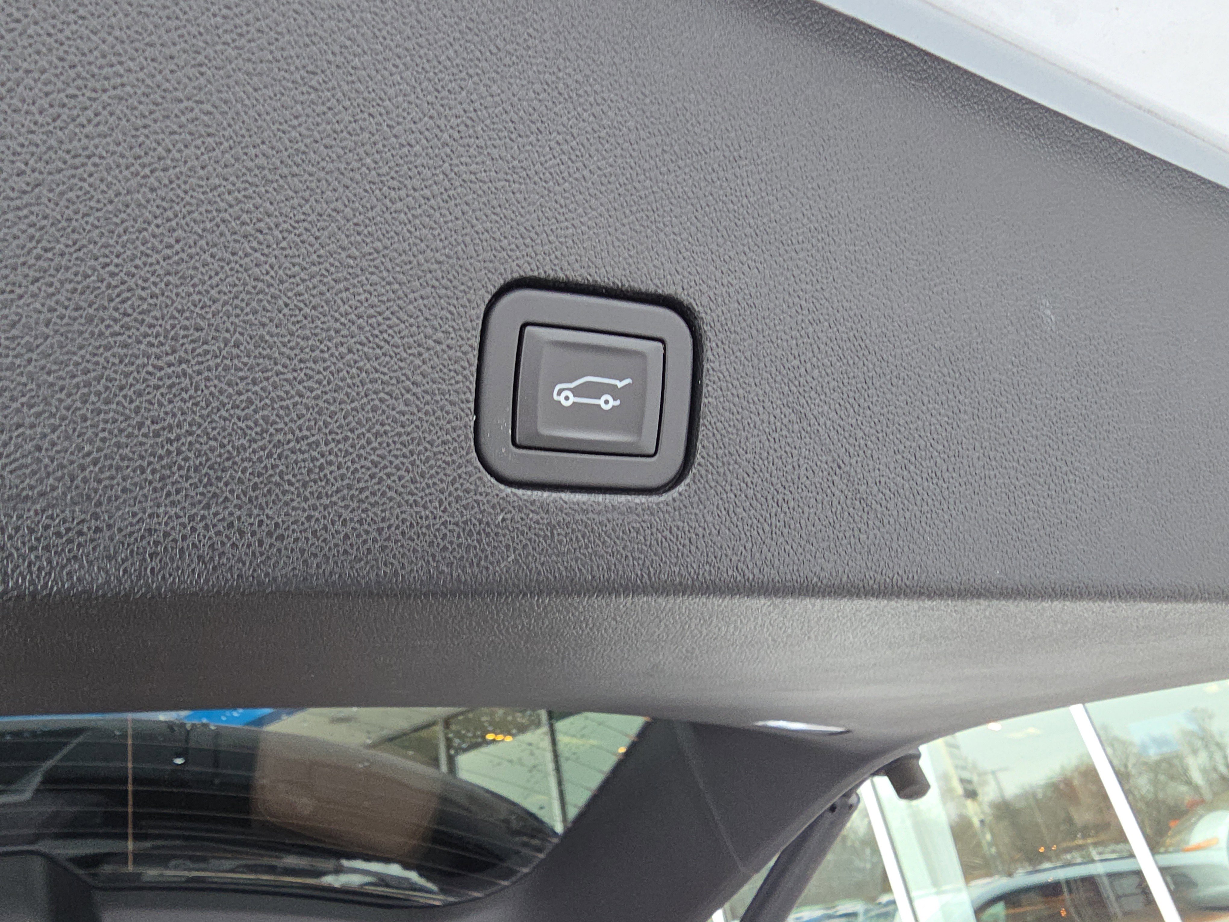 Used 2025 Cadillac XT6 Sport w/ Platinum Package image 43