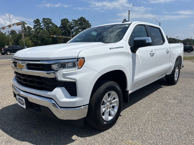 Used 2025 Chevrolet Silverado 1500 LT image 3