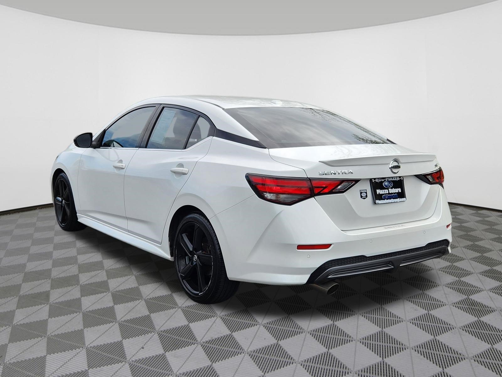 Used 2021 Nissan Sentra SR FWD image 3
