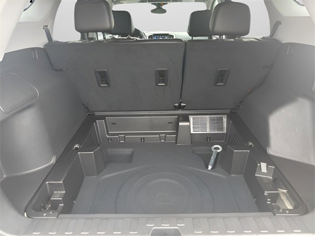 Used 2024 GMC Terrain SLT image 29