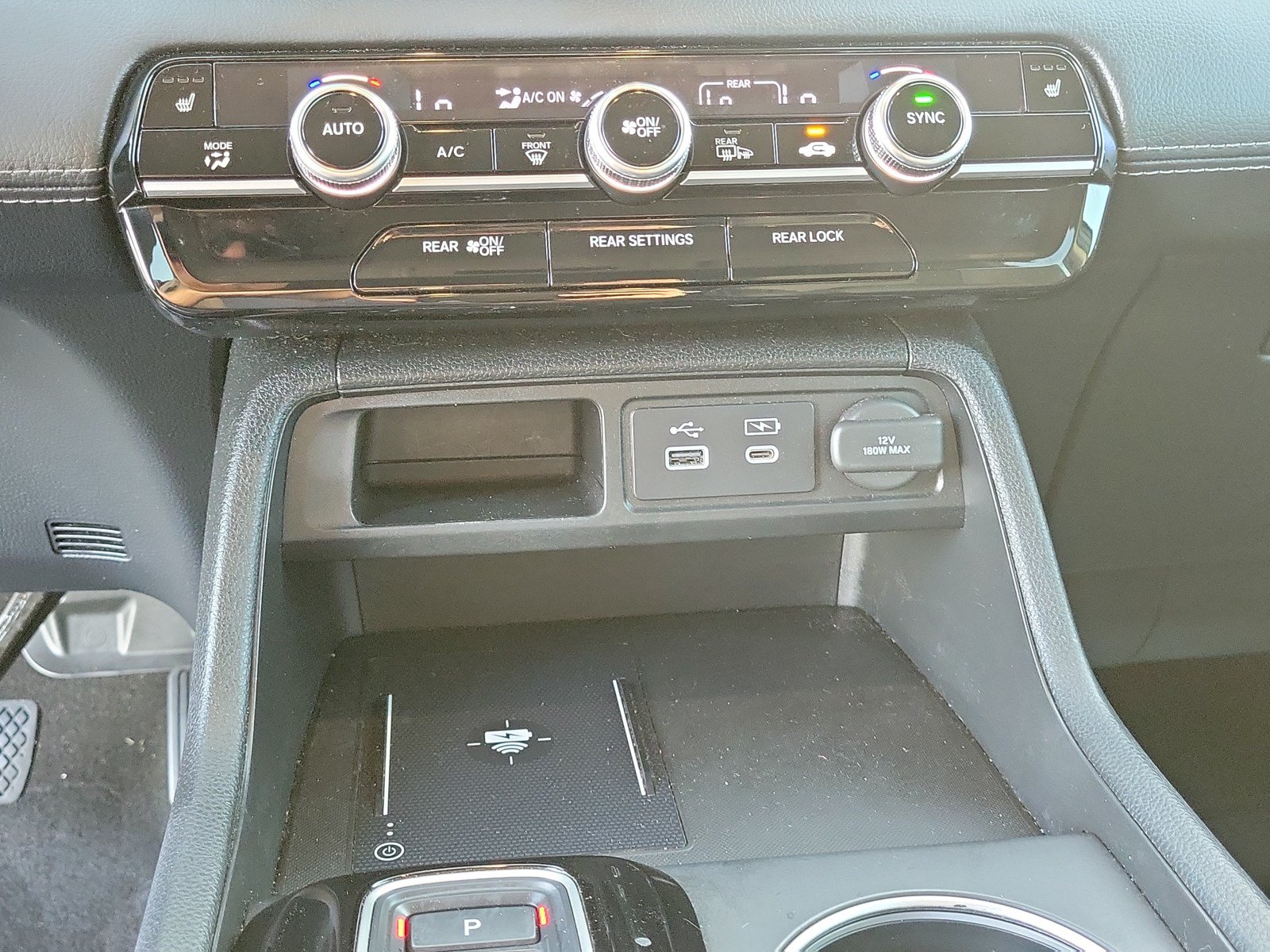 Used 2024 Honda Pilot Touring image 22