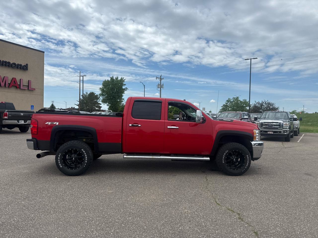 Used 2013 Chevrolet Silverado 2500 LT w/ Interior Plus Package AWD/4WD image 6