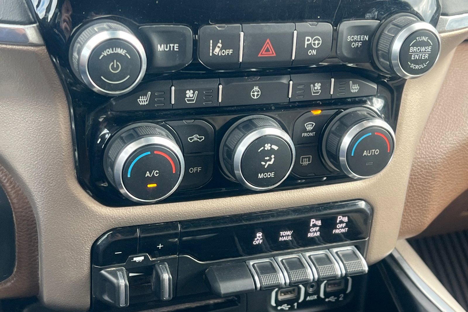 Used 2019 RAM 1500 Laramie image 17