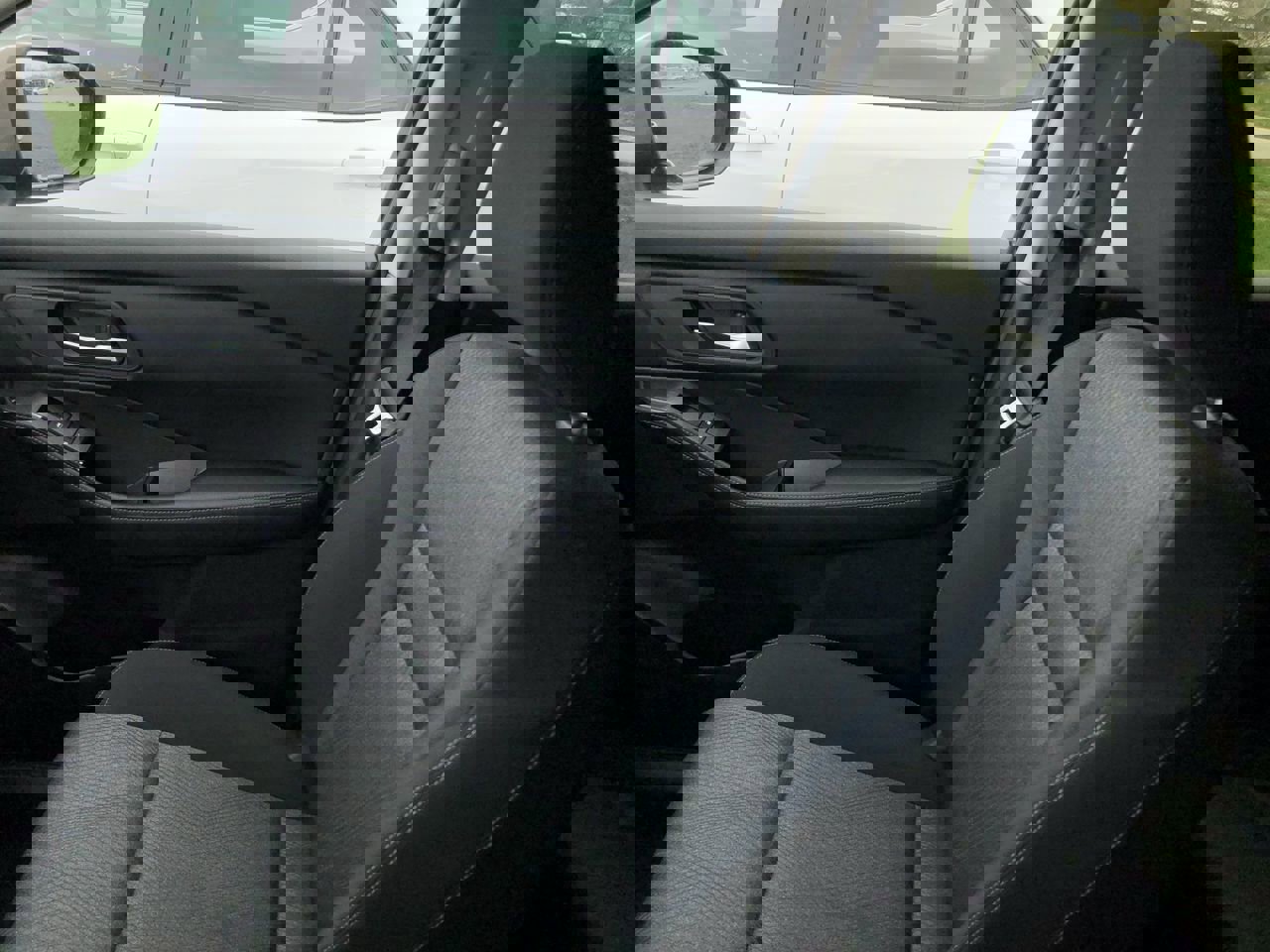 Used 2025 Nissan Rogue SV image 31