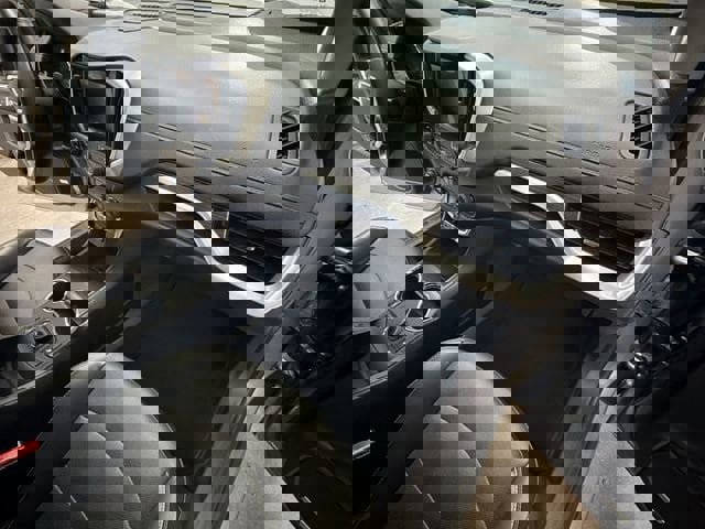 Used 2023 GMC Terrain SLT w/ Infotainment Package II FWD image 32