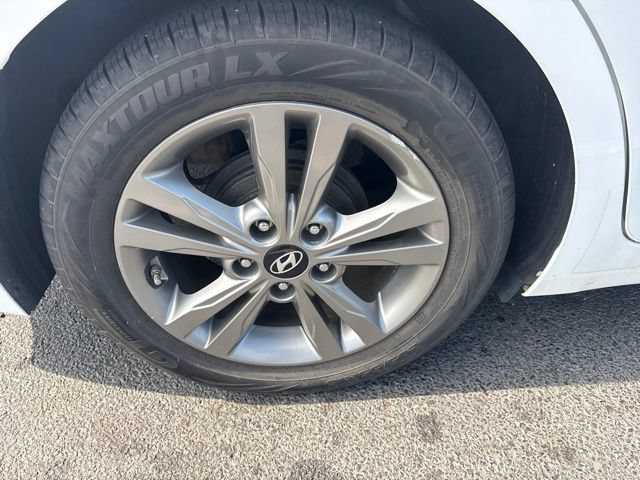 Used 2017 Hyundai Elantra Value Edition FWD image 11