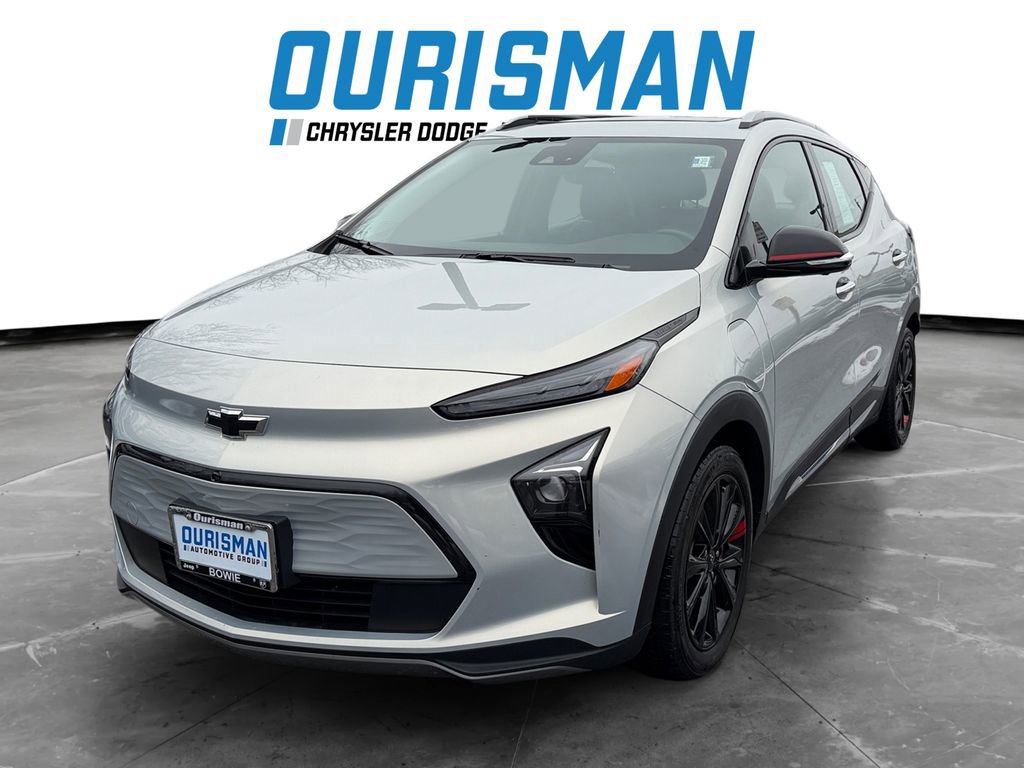 Used 2023 Chevrolet Bolt EUV Premier w/ Sun & Sound Package image 2