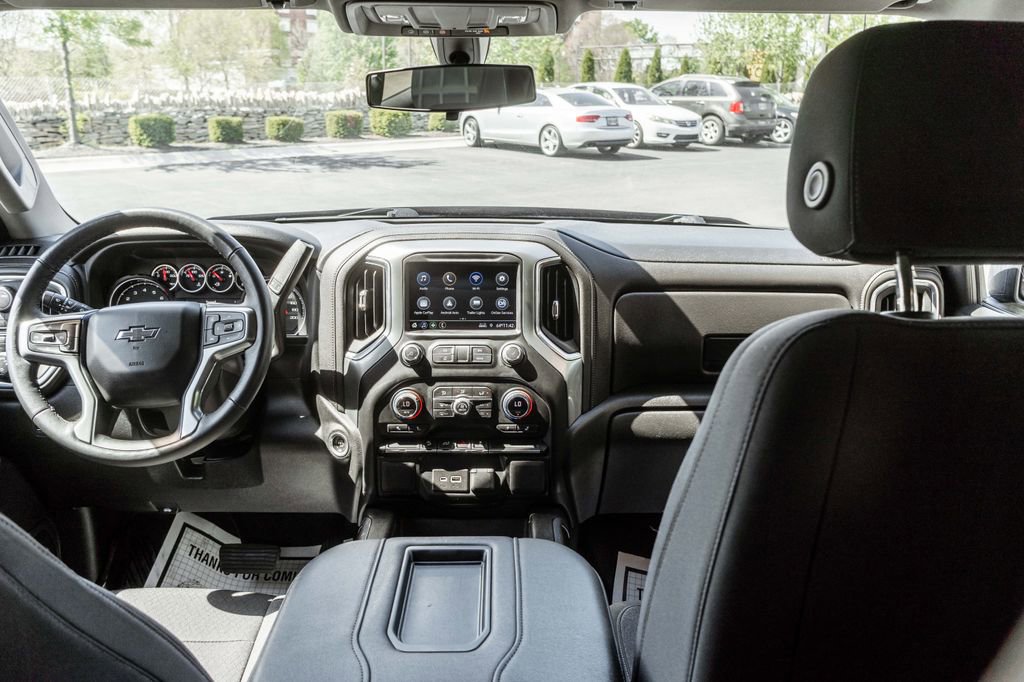 Used 2022 Chevrolet Silverado 1500 LT Trail Boss w/ Bed Protection Package AWD/4WD image 8