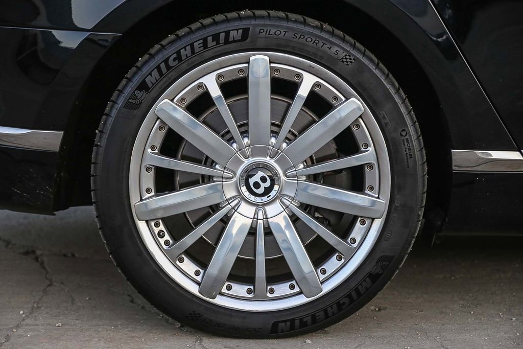 Used 2014 Bentley Mulsanne image 12