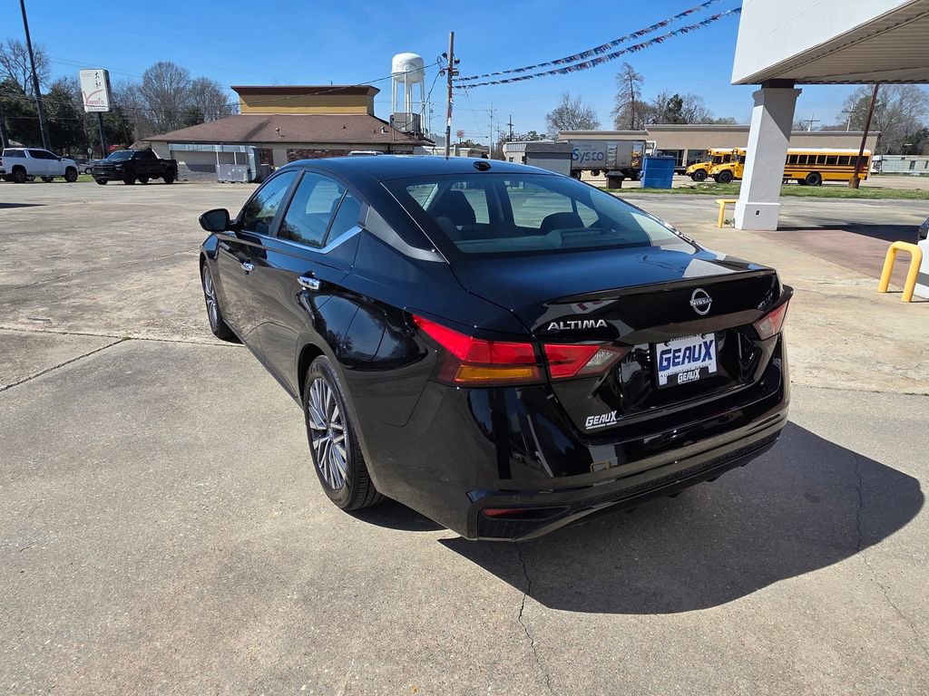 Used 2025 Nissan Altima 2.5 SV image 3