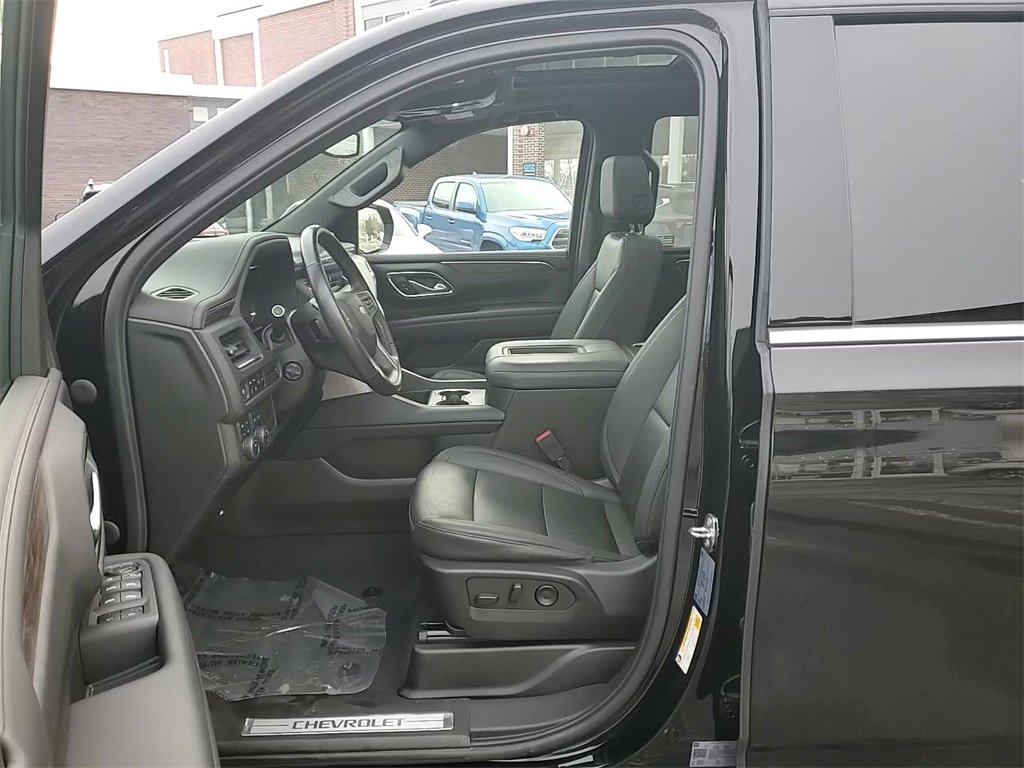 Used 2022 Chevrolet Tahoe LT w/ LT Signature Plus Package image 11