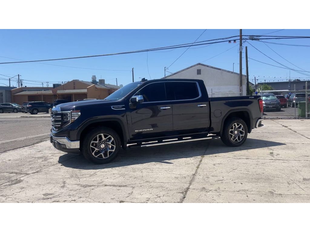 Used 2023 GMC Sierra 1500 SLT w/ SLT Premium Package AWD/4WD image 7