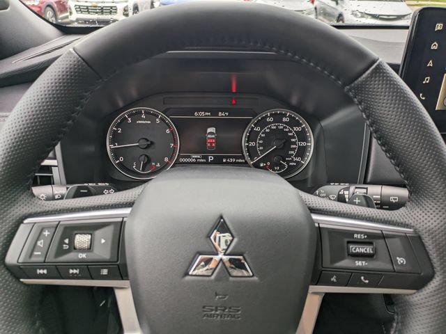 New 2026 Mitsubishi Outlander LE FWD image 24