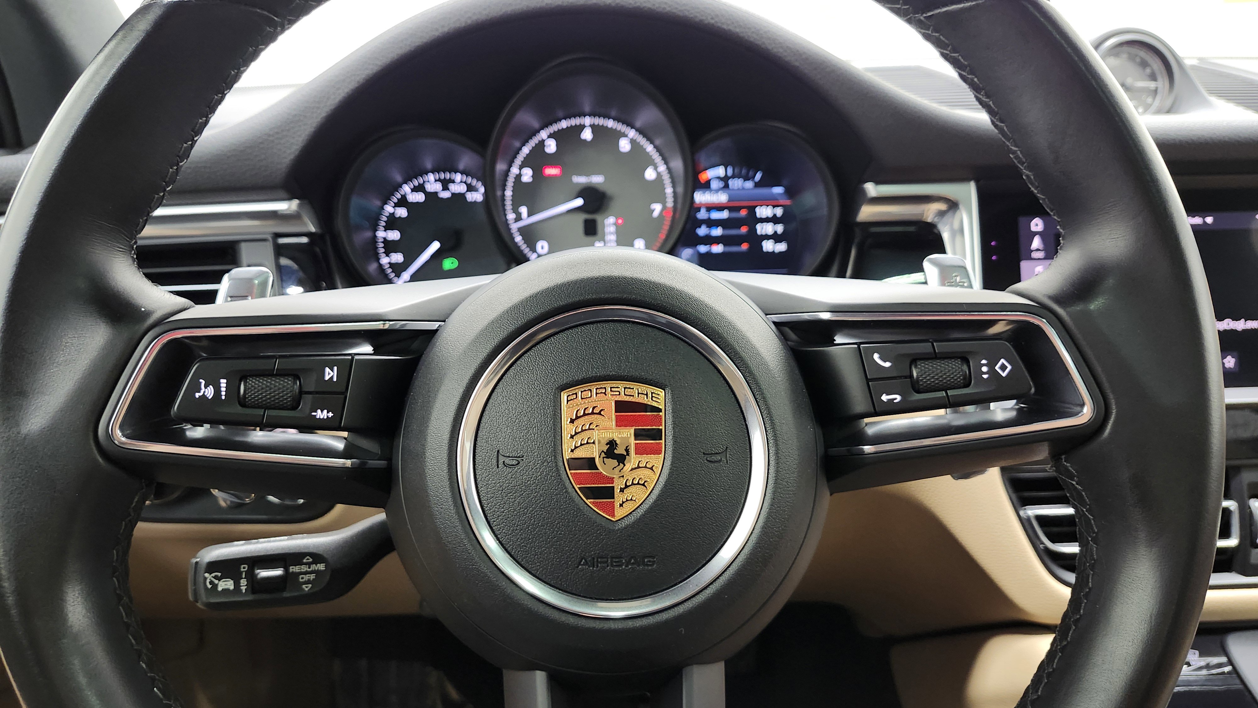 Used 2023 Porsche Macan S image 31