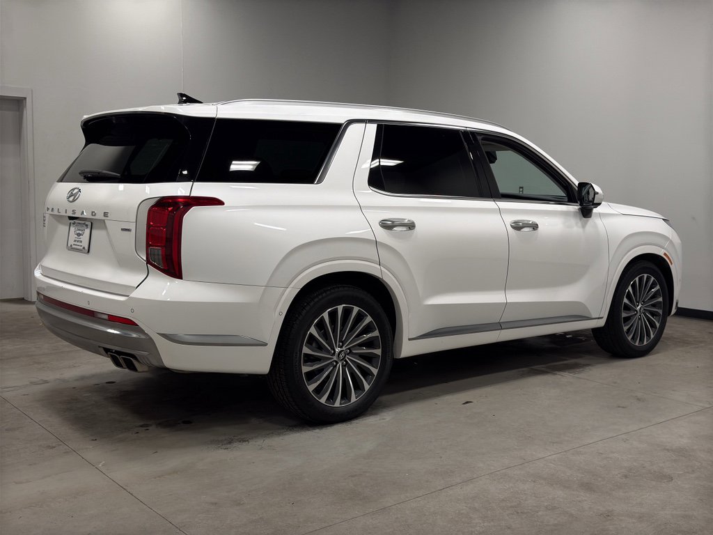 Used 2024 Hyundai Palisade Calligraphy image 8